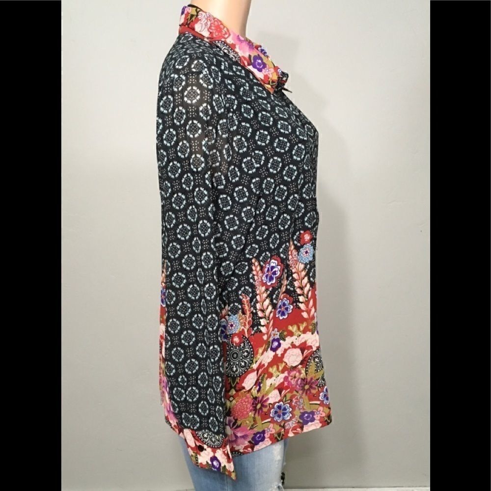 Floral blouse. NWOT  - Picture 5 of 7